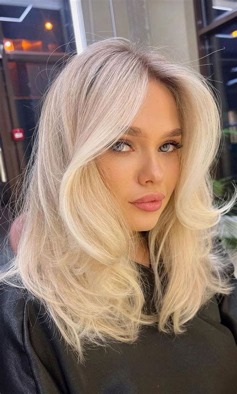 30 Medium Length Haircuts 2022 For All Face Shapes Butter Blonde With