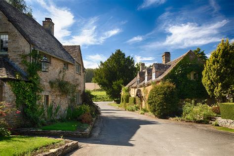 English Cottage Architecture History And 8 Common Styles