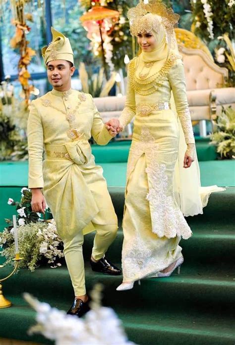 52 model kebaya akad nikah resepsi pengantin berbagai warna gaya via modelkebaya.net. Baju nikah kuning cair | Muslimah wedding