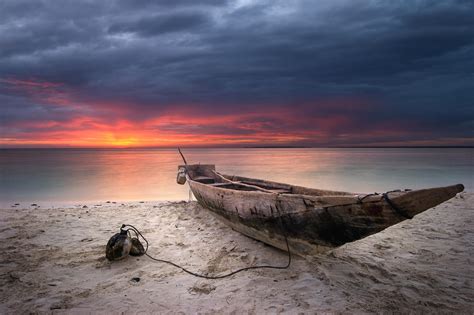 Sea Landscape Clouds Beach Boat Wallpapers Hd