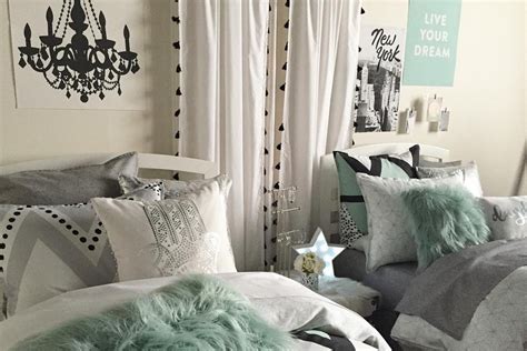 Dorm Room Décor Inspiration Pics On Instagram Teen Vogue