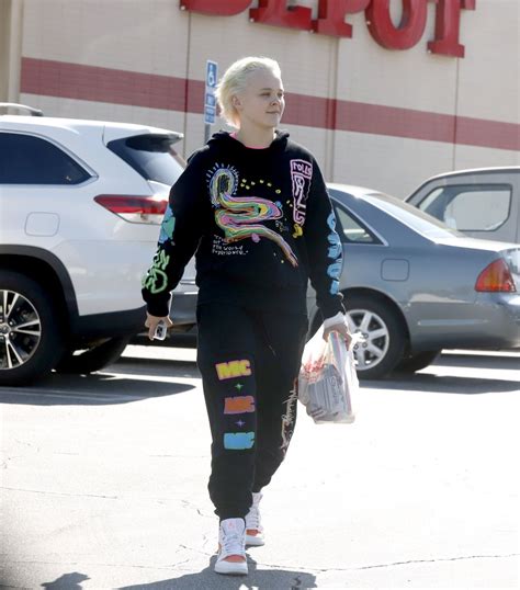 Jojo Siwa Out And About In Los Angeles 10232022 Hawtcelebs