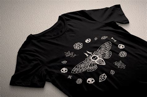 Creepy Cute Death S Head Hawk Moth T Shirt Crystal Luna Etsy