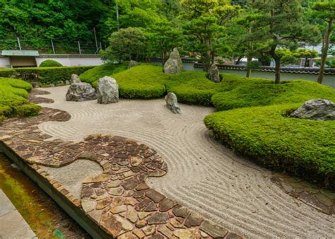 Japanese Gardens From The Exotic To The Meditative Live Japan