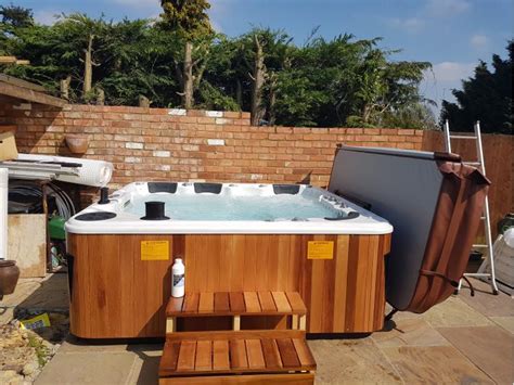 Ultimate 7 Seat Hot Tub Delivered Shiplake 4th April 2017