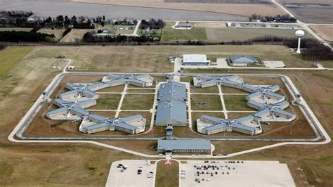 Ap Sources Inmate Fatally Beaten At Us Prison In Illinois