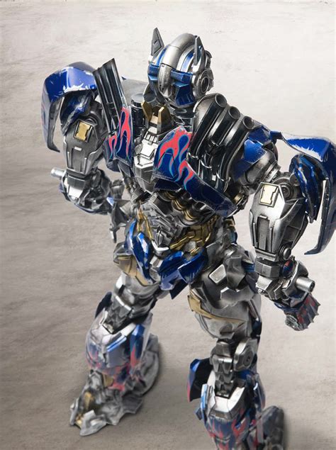 Comicave Studios Transformers Omni Class 122 Scale Optimus Prime