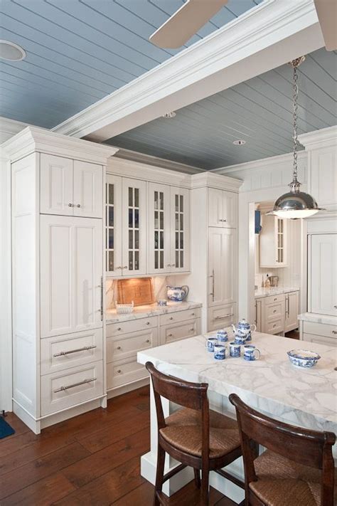 I Love The Crisp Contrast Of The White Kitchen Cabinet