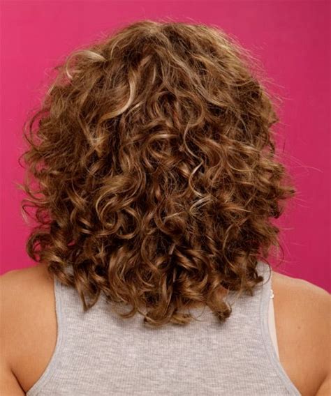 There's a timelessness about dark golden tones and thick, soft curls in this medium length. Pin on HAIRSTYLES