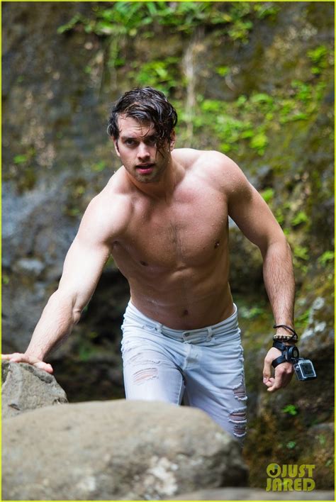 The Bold And The Beautifuls Pierson Fode Shows His Ripped Shirtless