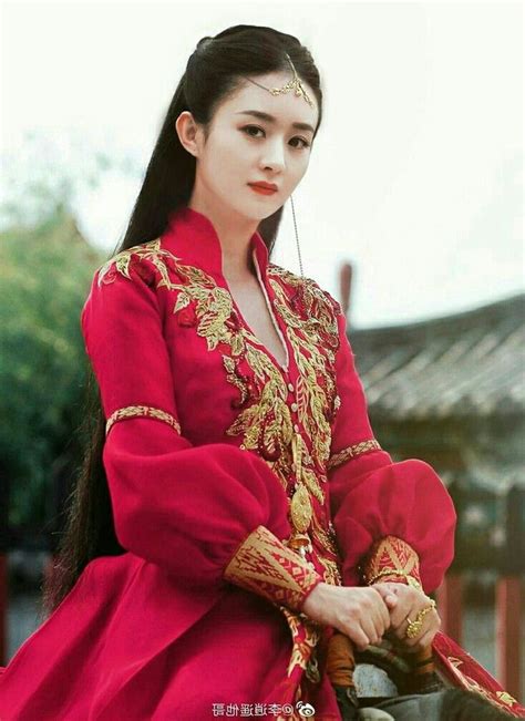 Phùng thiệu phong và triệu lệ dĩnh tuyên bố ly hôn ngày 23/4, tuy nhiên cuộc hôn nhân của họ được cho là đã rạn nứt 3 năm trước, chỉ vài tháng sau lễ cưới. Ghim trên trieu le dinh