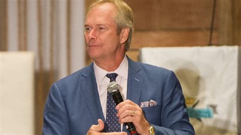 Daniel gregory clark is an english actor, comedian, writer, director, and singer. Person 2 Person: Dan Clark | KUTV