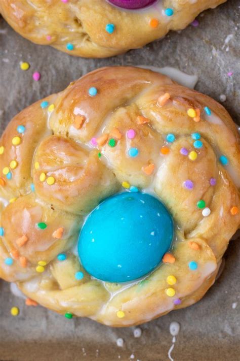 This italian easter bread is a fun and festive recipe similar to a challah egg bread. Traditional Sweet Italian Easter Bread | Recipe in 2020 | Easter bread, Italian easter bread ...
