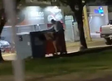 Casal Flagrado Transando Em Rua No Interior De Mt Veja V Deo Nica