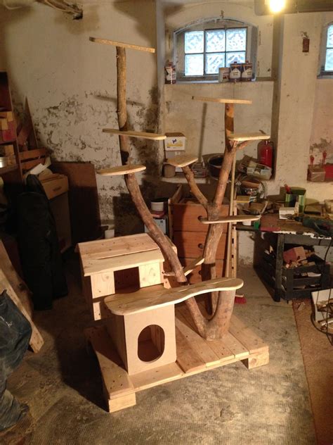 Cat furniture & scratchers └ cat supplies └ pet supplies all categories antiques art baby books, comics & magazines business, office & industrial cameras & photography cars, motorcycles & vehicles. Cat scratching post and cat house from pallet wood, bark ...