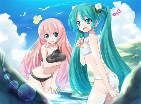 Hatsune Miku And Megurine Luka Vocaloid Drawn By Komone