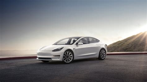 Electrical efficiency, as measured by the epa's estimated kwh used per 100 miles of driving, is a little better on the 2021 long range car too. Tesla Model 3: la Long Range 2021 ha un pacco batteria da ...