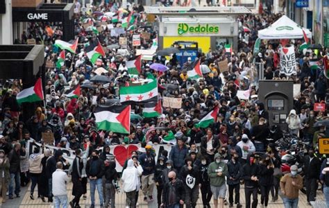 Thousands Gather In Peaceful Rallies In Solidarity With Palestine