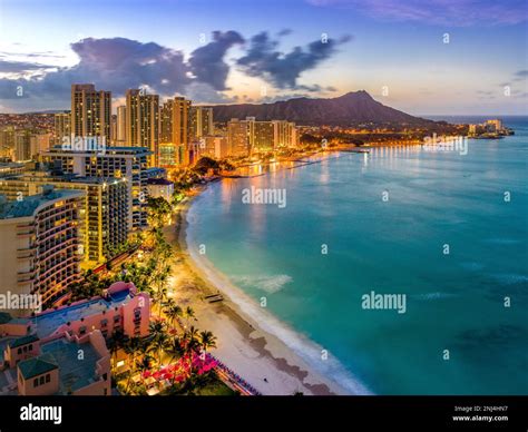 Waikiki Beach And Diamond Head Volcano Honoluluoahuhawaiiusa Stock