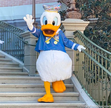 Celebrate Donald Duck With Free Latte Art In Disney World The Disney