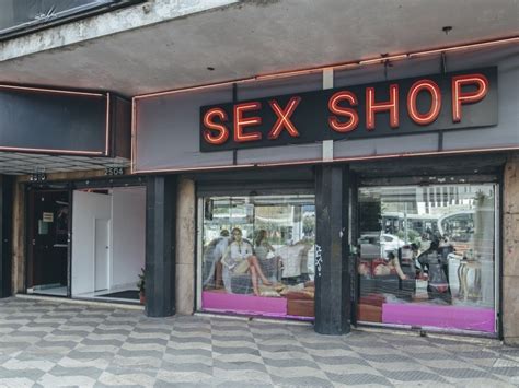 Conheça Sex Shop Que Abriga Animais Fotos Uol Economia