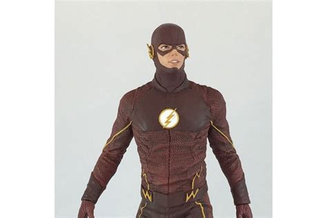 The Flash Preview Limited Flash Paperweight Statue Season 2 Ver Icon