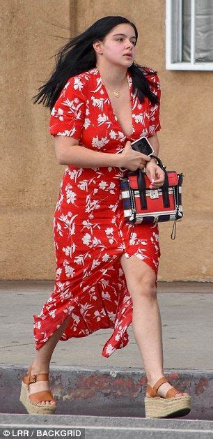 Ariel Winter Flashes Her Ample Bust In Plunging Scarlet Maxi Dress Ariel Winter Fashion Dresses