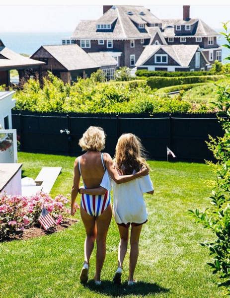 An Inside Look At Taylor Swifts 17 Million Dollar Rhode Island Mansion 18 Pics