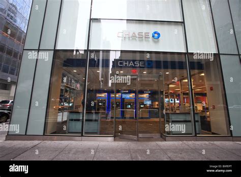 Exterior Of Chase Bank Hi Res Stock Photography And Images Alamy