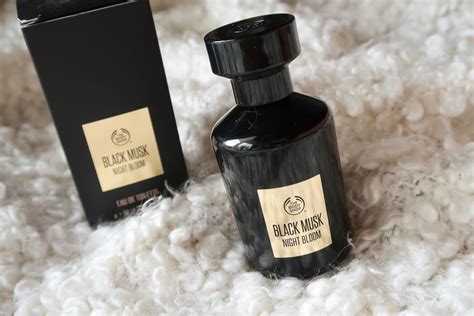Black musk е нов аромат в серията с мускус. The Body Shop Black Musk Night Bloom eau de toilette ...