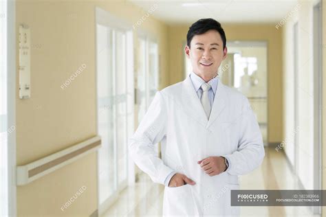 Portrait Of Chinese Doctor In Hospital — Person Occupation Stock