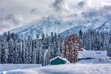 Snow Covered House Himalayas Kashmir Mountains Winter 5k