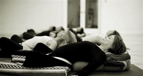 posturas correctas en las clases de yoga superprof