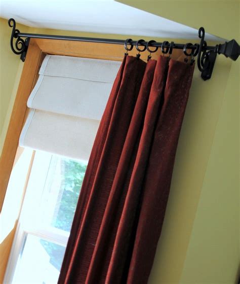 I love the crisp, clean chunk of fabric at the top of a window (especially if they are done in a great fabric or have an interesting ribbon. DIY: Faux Roman Shade | Deco rideau, Decoration, Deco