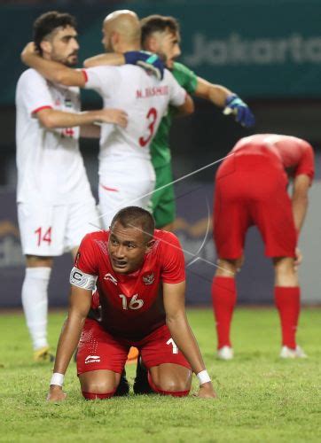 Sepak Bola Indonesia Vs Palestina Antara Foto