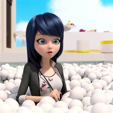 Picture Of Marinette With Her Hair Down I Just Love The Way She Look Like Comics Ladybug