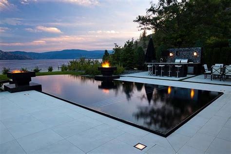 Check Out This Sleek Pool From Purestainlesspools 🏊🏊🏊 Our