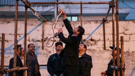 Iran Hangs Protester Despite Calls To Halt Execution Al Monitor Independent Trusted Coverage