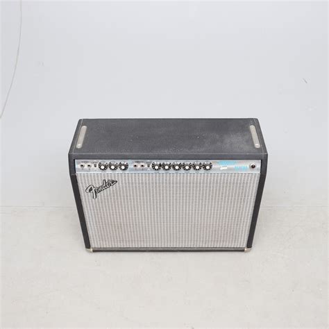 Images For 2664799 Guitar Amplifier Fender Vibrolux Reverb