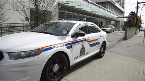 north vancouver rcmp seek driver who gave officer a ride ctv news