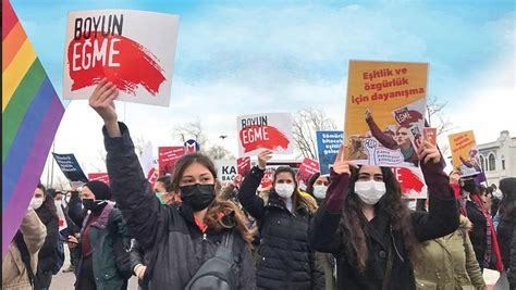 Women Protest Turkeys Withdrawal From Istanbul Convention Peoples