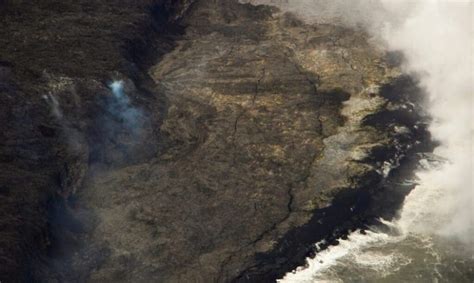 Hawaiis Kilauea Volcano Firehose Lava Historic Mysteries