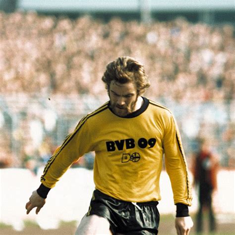 It is in the middle part of the state and is considered to be the administrative, commercial and cultural centre of the ruhr area with some 5.21 million (2017). Borussia Dortmund 1975-76 Retro Football Shirt | Retro ...