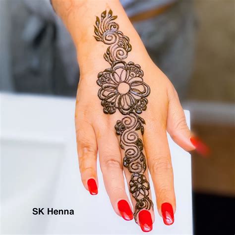 Stylish Back Hand Simple Arabic Mehndi Designs 2020 Images 5 Arabic