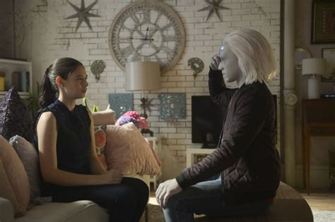 Nicole Maines As Dreamer On The Cws Supergirl Photos Popsugar