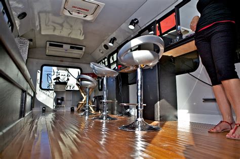 Style Bus  Vanity Salon
