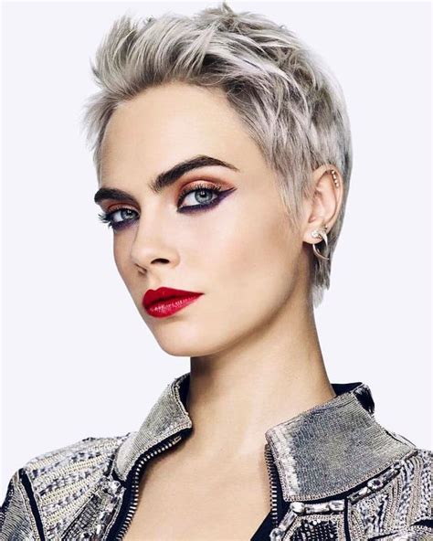 Grey is a super stylish color and can be. 10 Cute Short Grey Hairstyles That May Make You Want To ...