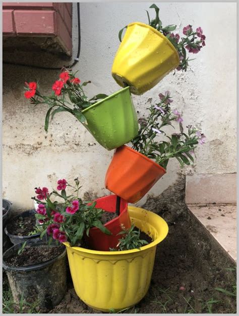 Make Topsy Turvy Pots Flower Planter Ideas Gardening For Beginners