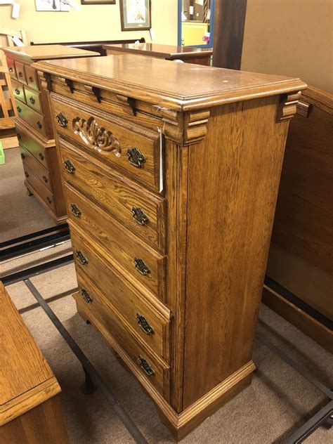 Many modern home owners choose oak wood furniture because it is extremely strong, heavy and durable. WEBB OAK QUEEN BEDROOM SET | Delmarva Furniture Consignment