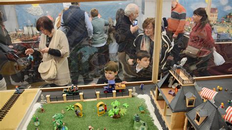 más de 7 000 personas visitan el belén y exposición de clicks de playmobil en la primera semana